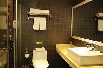 Motel 168 Shanghai Nanhui Huinan Subway Station Экстерьер фото